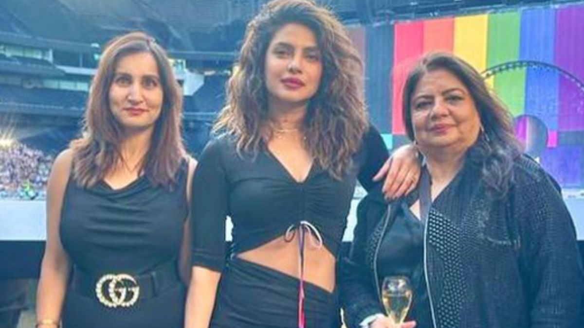 priyanka-chopra-drops-unseen-pics-with-her-main-girls-from-beyonce-concert-in-london-nick-jonas-madhu-chopra-blue-ivy-salma-hayek-tottenham-hotspur-stadium-renaissance-world-tour